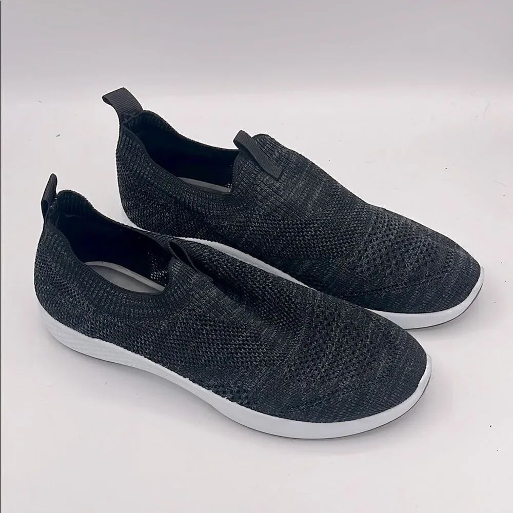 Tommy Bahama women’s flint knit slip on sneaker